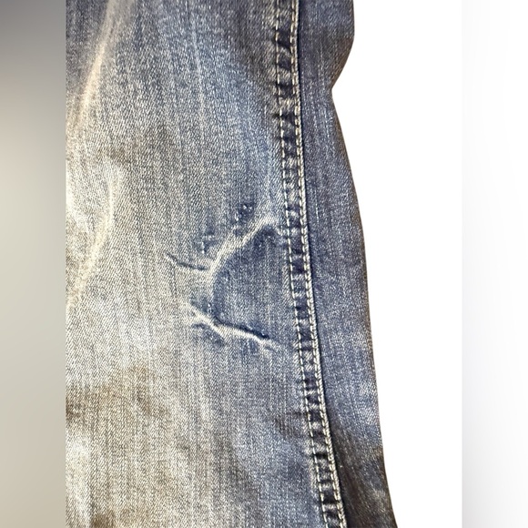 Classic Blue Skinny Jeans with Faded Gradient - Picture 7 of 7